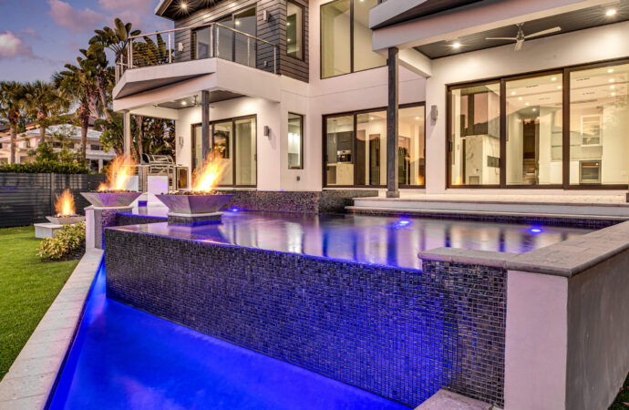 Luxury Pools & Spas-SoFlo Pool and Spa Builders of Palm Beach