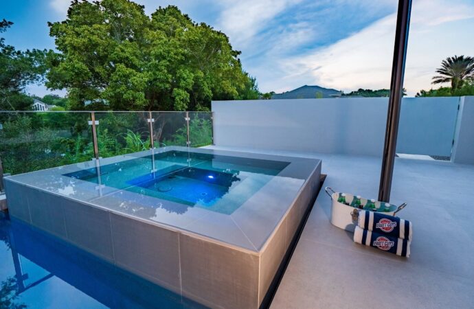 Plunge Pools & Spas-SoFlo Pool and Spa Builders of Palm Beach